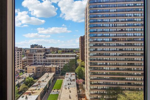 Tiny photo for 2909 N Sheridan Road #1201, Chicago, IL 60657 (MLS # 12633141)