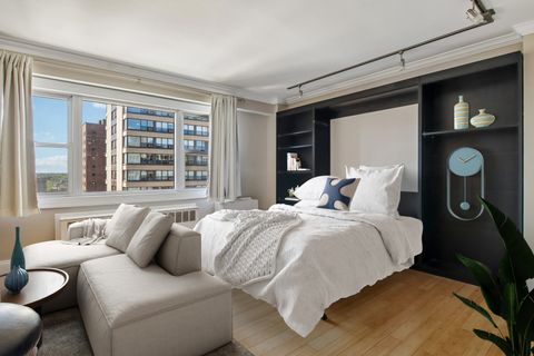 Tiny photo for 2909 N Sheridan Road #1201, Chicago, IL 60657 (MLS # 12633141)