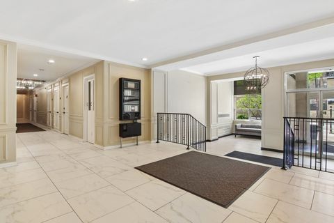 Tiny photo for 2909 N Sheridan Road #1201, Chicago, IL 60657 (MLS # 12633141)