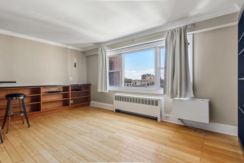 Tiny photo for 2909 N Sheridan Road #1201, Chicago, IL 60657 (MLS # 12633141)