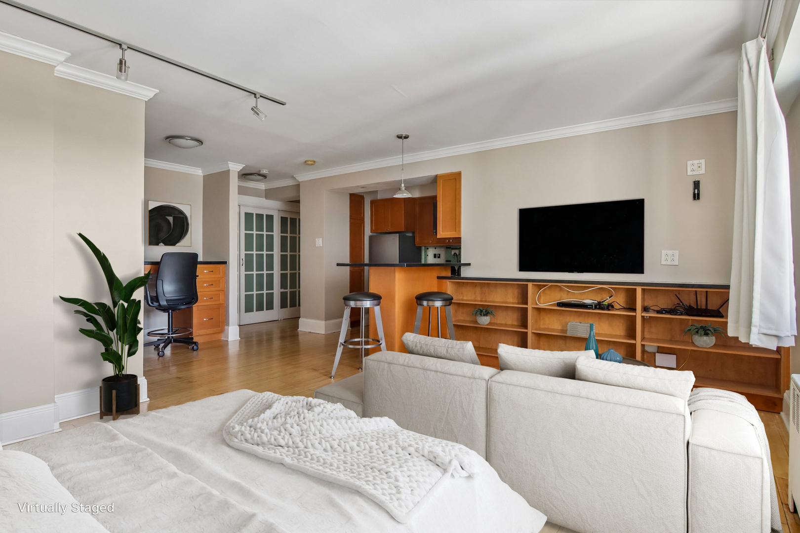 2909 N Sheridan Road 1201