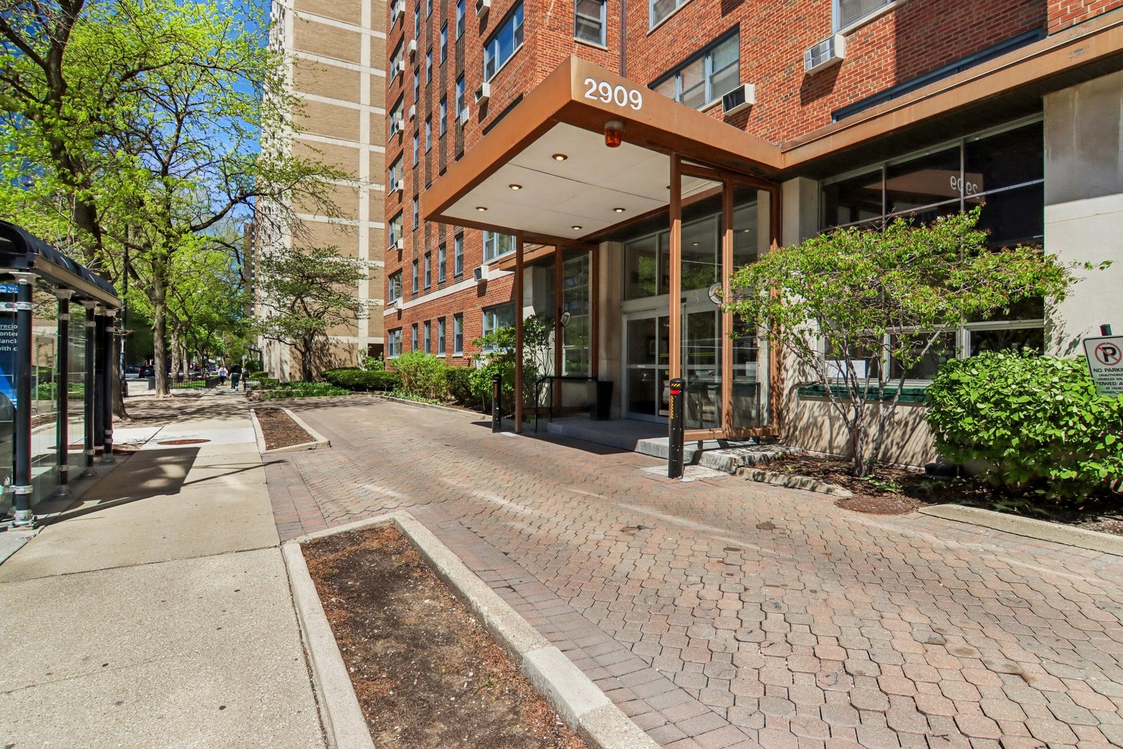 2909 N Sheridan Road 1201