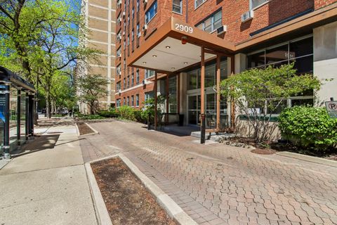 Tiny photo for 2909 N Sheridan Road #1201, Chicago, IL 60657 (MLS # 12633141)