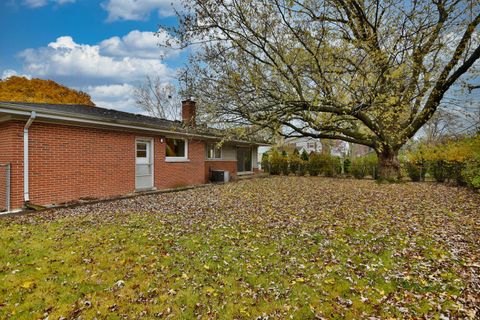 A home in Mount Prospect