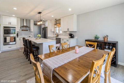 Tiny photo for 541 Sycamore Drive, Elk Grove Village, IL 60007 (MLS # 12495737)