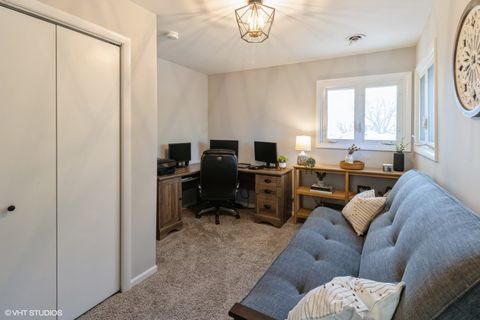 Tiny photo for 541 Sycamore Drive, Elk Grove Village, IL 60007 (MLS # 12495737)