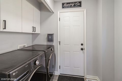 Tiny photo for 541 Sycamore Drive, Elk Grove Village, IL 60007 (MLS # 12495737)