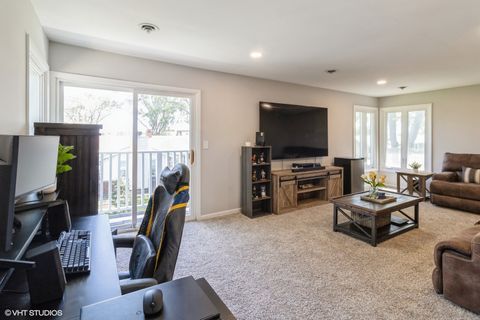 Tiny photo for 541 Sycamore Drive, Elk Grove Village, IL 60007 (MLS # 12495737)