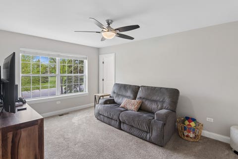 Tiny photo for 664 COUNTRY CLUB Road, Crystal Lake, IL 60014 (MLS # 12647488)