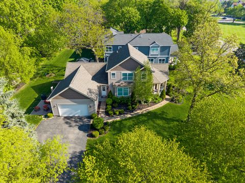 Photo of 664 COUNTRY CLUB Road, Crystal Lake, IL 60014 (MLS # 12647488)