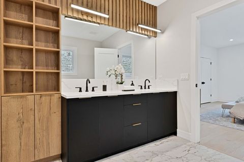 Tiny photo for 4932 S Martin Luther King Drive, Chicago, IL 60615 (MLS # 12489287)