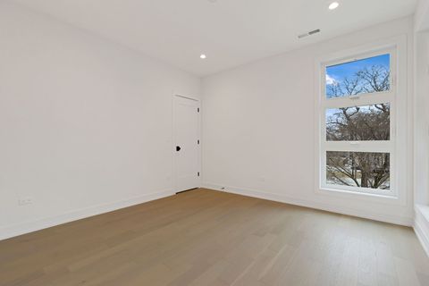 Tiny photo for 4932 S Martin Luther King Drive, Chicago, IL 60615 (MLS # 12489287)