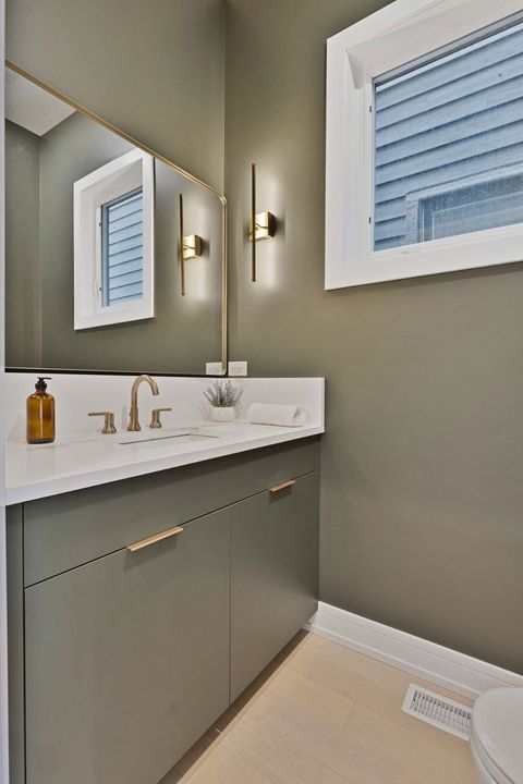 Tiny photo for 4932 S Martin Luther King Drive, Chicago, IL 60615 (MLS # 12489287)