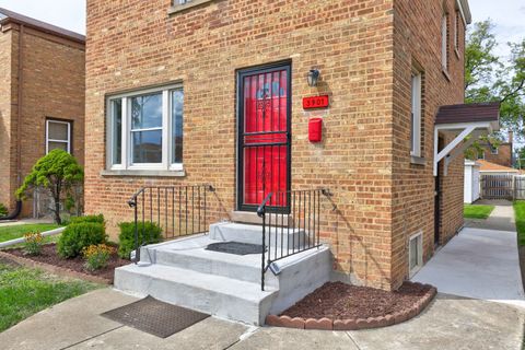 Tiny photo for 3901 Jackson Street, Bellwood, IL 60104 (MLS # 12477040)