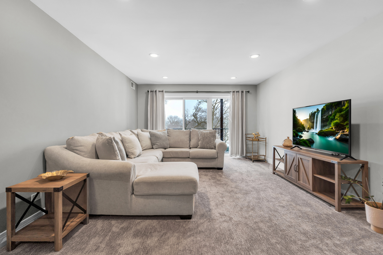 1400 N Yarmouth Place 407