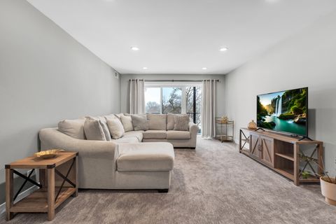 Tiny photo for 1400 N Yarmouth Place #407, Mount Prospect, IL 60056 (MLS # 12543611)