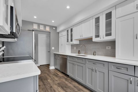 Tiny photo for 1400 N Yarmouth Place #407, Mount Prospect, IL 60056 (MLS # 12543611)