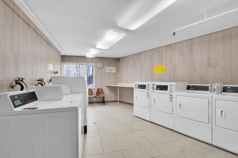 Tiny photo for 1400 N Yarmouth Place #407, Mount Prospect, IL 60056 (MLS # 12543611)