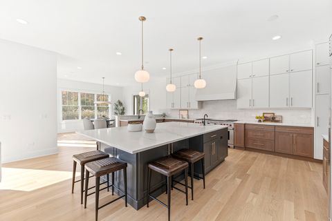 Tiny photo for 106 Brookwood Lane, Lincolnshire, IL 60069 (MLS # 12526985)