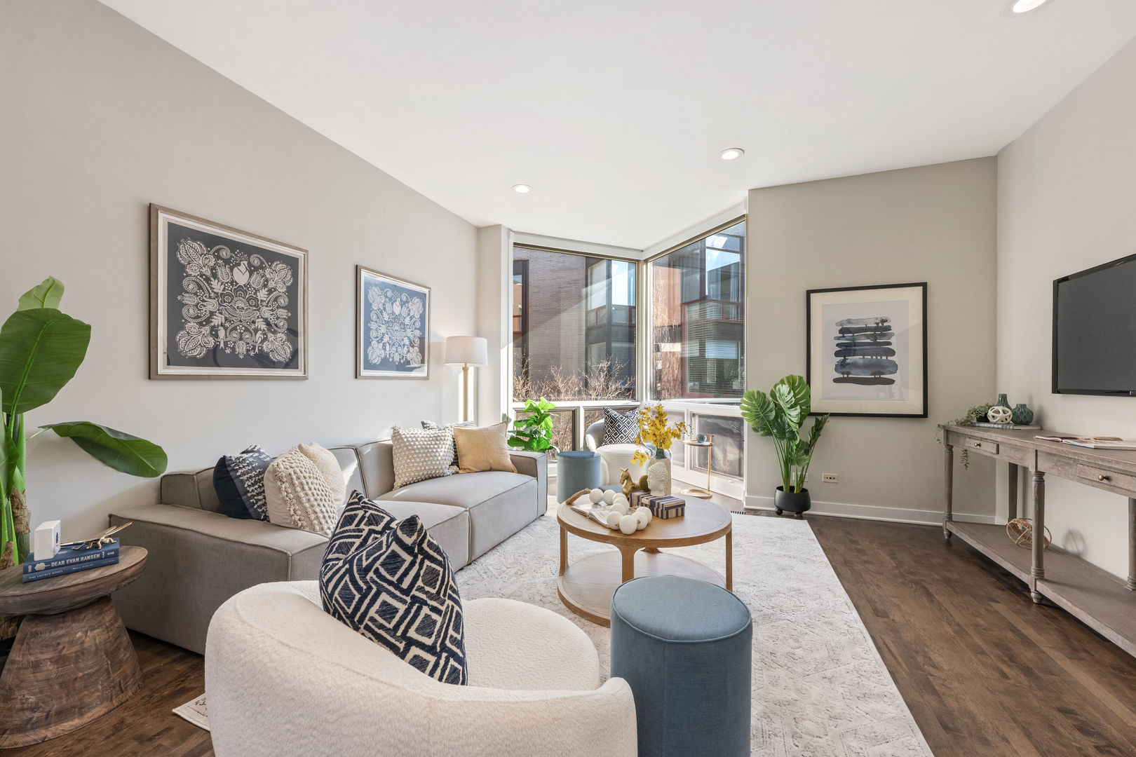 1236 W Cottage Place 1236