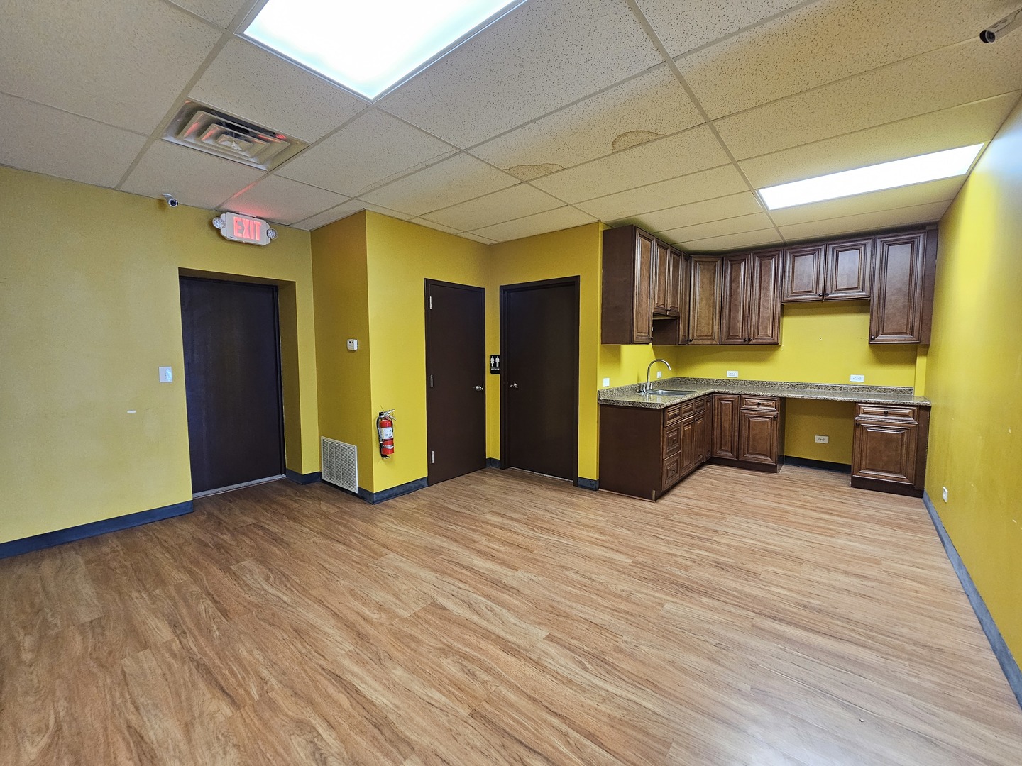 6600-04 W Roosevelt Road W