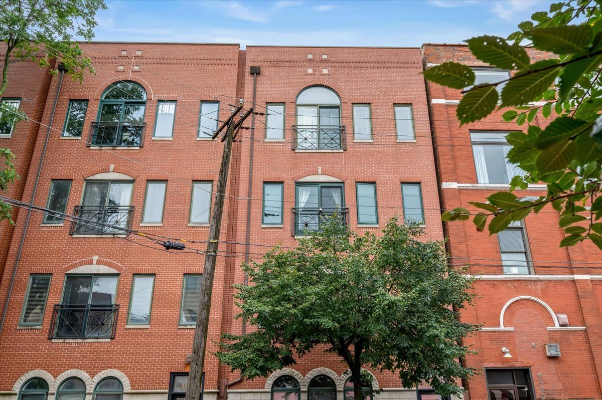 428 N Noble Street 2