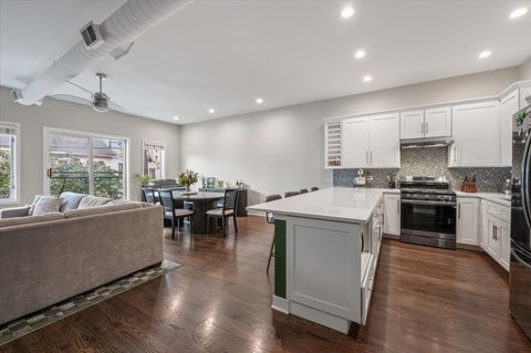 Tiny photo for 428 N Noble Street #2, Chicago, IL 60642 (MLS # 12489393)