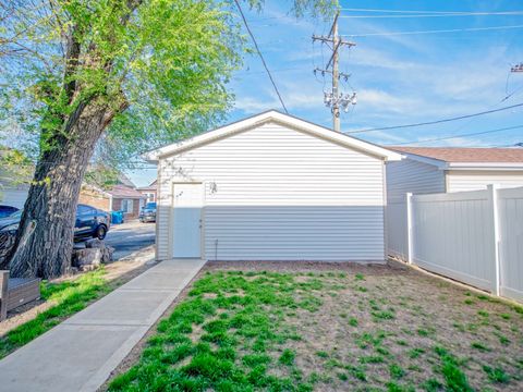 Tiny photo for 105 N 12th Avenue, Melrose Park, IL 60160 (MLS # 12354591)