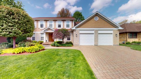 2030 N Oak Wood Drive Arlington Heights IL 60004
