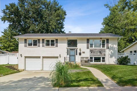 Photo of 6916 Williams Drive, Woodridge, IL 60517 (MLS # 12707513)