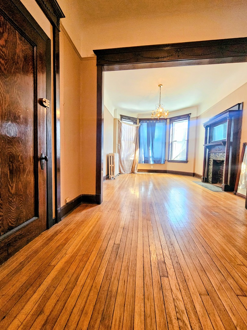 6418 S Drexel Avenue