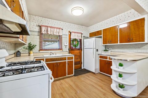 Tiny photo for 9726 S Peoria Street, Chicago, IL 60643 (MLS # 12622609)