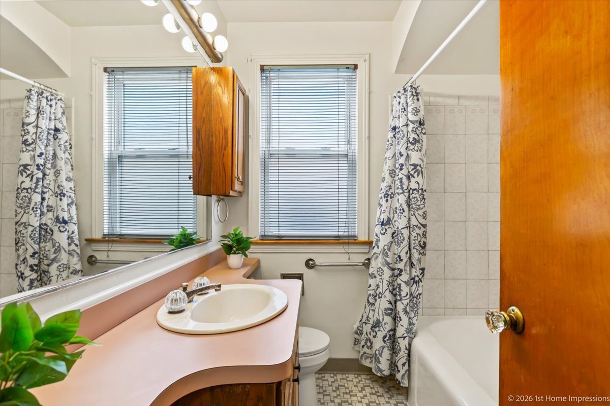 9726 S Peoria Street