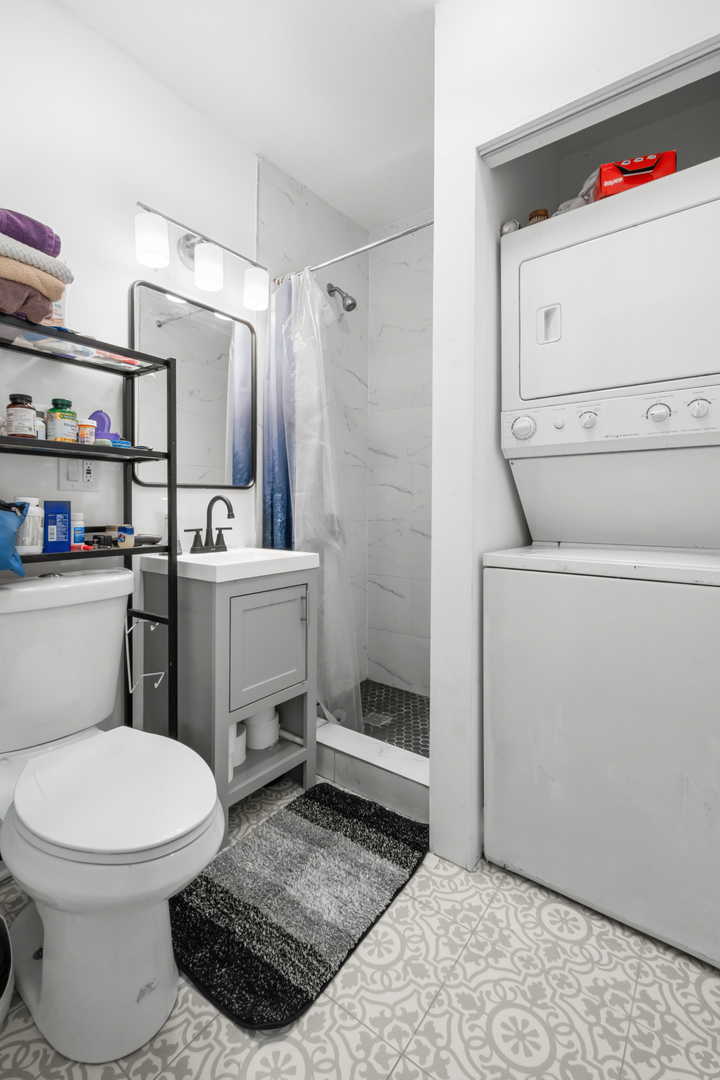 1133 N Winchester Avenue