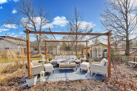 Tiny photo for 9761 Elm Terrace, Des Plaines, IL 60016 (MLS # 12587825)