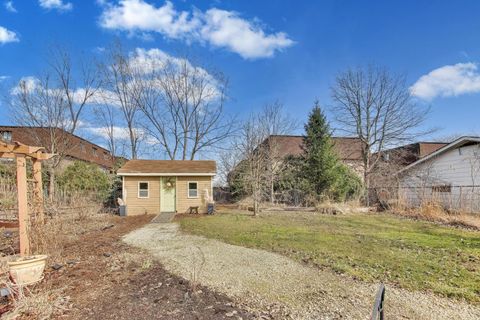 Tiny photo for 9761 Elm Terrace, Des Plaines, IL 60016 (MLS # 12587825)