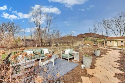 Tiny photo for 9761 Elm Terrace, Des Plaines, IL 60016 (MLS # 12587825)