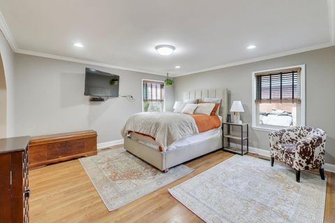 Tiny photo for 9761 Elm Terrace, Des Plaines, IL 60016 (MLS # 12587825)