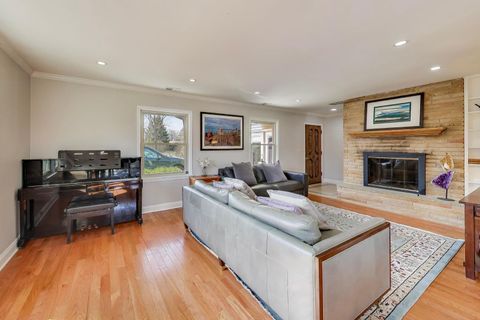 Tiny photo for 9761 Elm Terrace, Des Plaines, IL 60016 (MLS # 12587825)