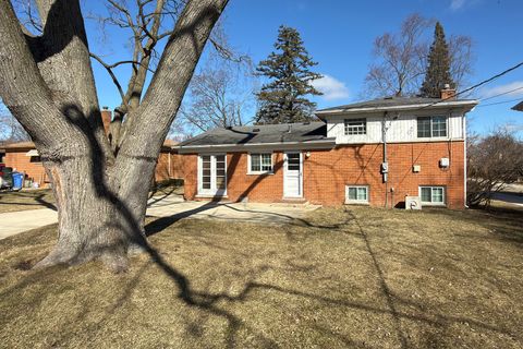 Tiny photo for 240 Hatlen Avenue, Mount Prospect, IL 60056 (MLS # 12618681)