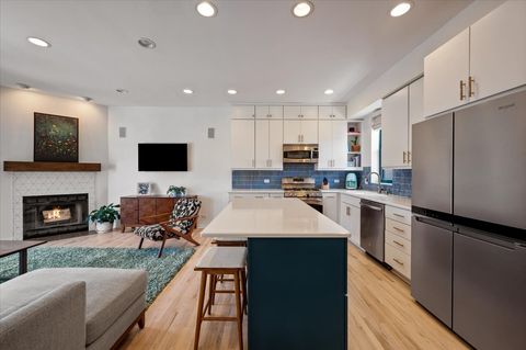 Tiny photo for 3308 N Greenview Avenue #B, Chicago, IL 60657 (MLS # 12594860)