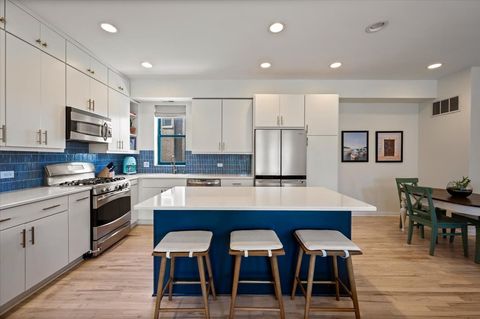 Tiny photo for 3308 N Greenview Avenue #B, Chicago, IL 60657 (MLS # 12594860)