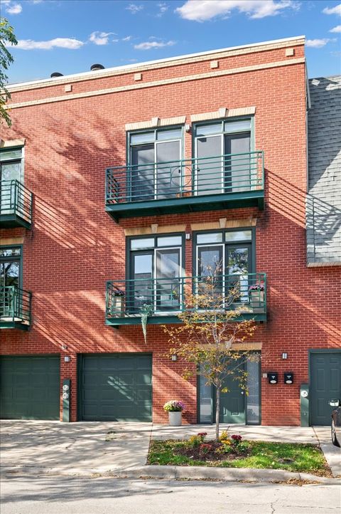 3308 N Greenview Avenue B Chicago IL 60657