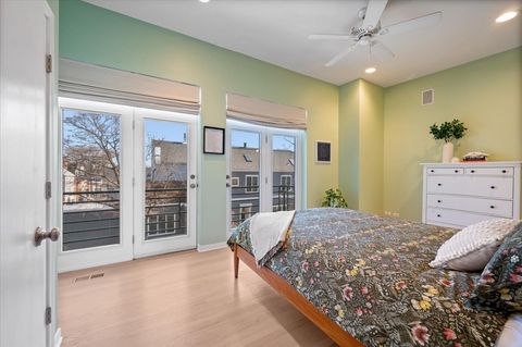 Tiny photo for 3308 N Greenview Avenue #B, Chicago, IL 60657 (MLS # 12594860)