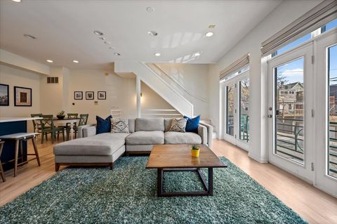 Tiny photo for 3308 N Greenview Avenue #B, Chicago, IL 60657 (MLS # 12594860)