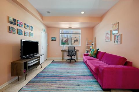 Tiny photo for 3308 N Greenview Avenue #B, Chicago, IL 60657 (MLS # 12594860)