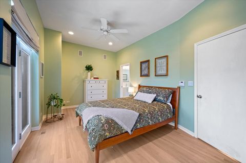 Tiny photo for 3308 N Greenview Avenue #B, Chicago, IL 60657 (MLS # 12594860)