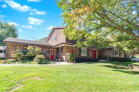 Photo of 519 OAK Drive, East Dundee, IL 60118 (MLS # 12482920)
