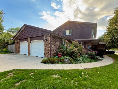 Tiny photo for 519 OAK Drive, East Dundee, IL 60118 (MLS # 12482920)