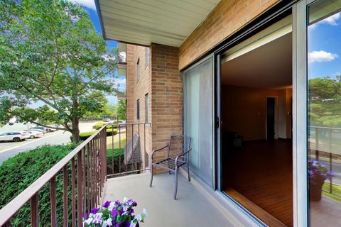 Tiny photo for 1717 W CRYSTAL Lane #203, Mount Prospect, IL 60056 (MLS # 12742022)